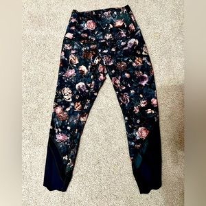 Lululemon, floral, 3/4 length, leggings